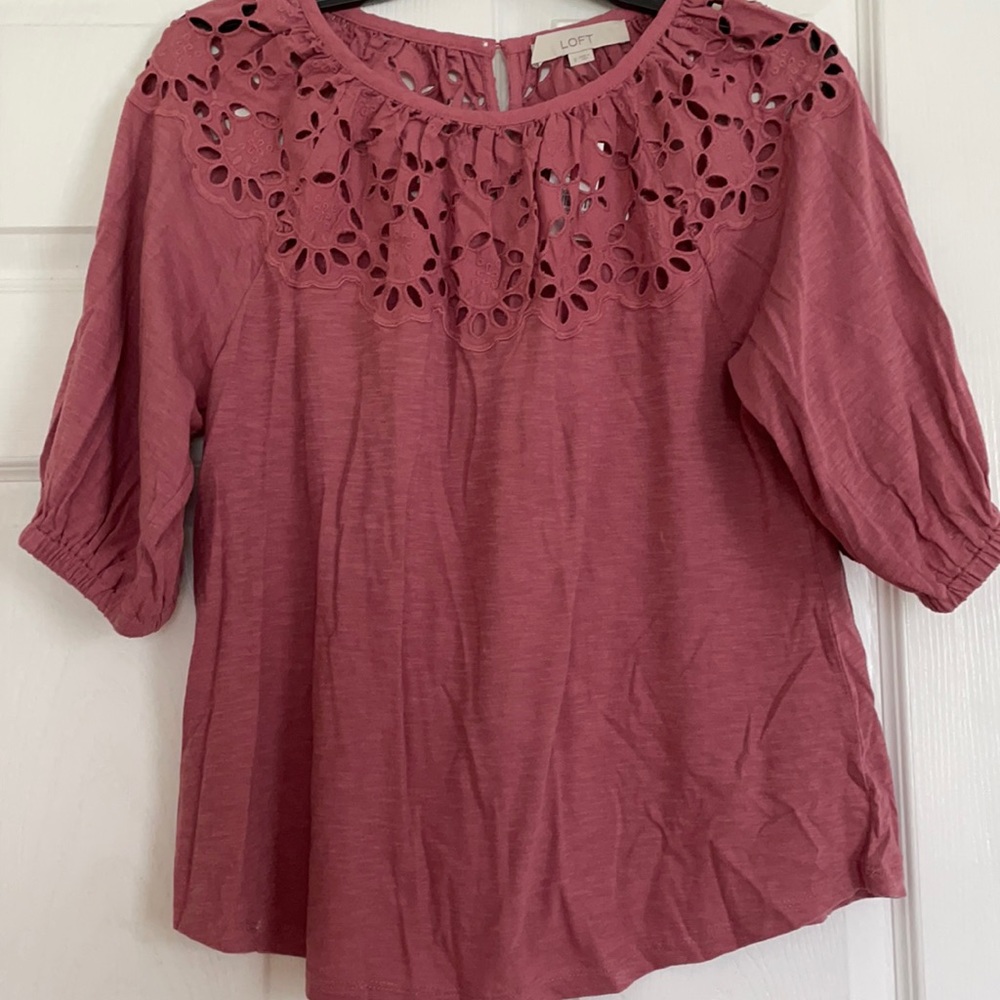 NWT Loft Rose T-Shirt. Cute cut-out detail at neck.